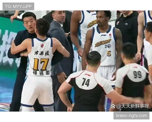进攻犯规是什么规则？新手必学的判罚标准解析